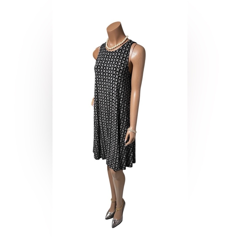 Old Navy Black and White Geometric Midi Dress☑️ - Picture 5 of 11